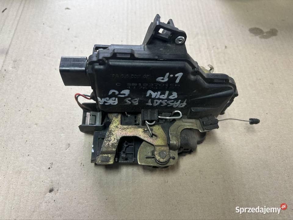 Zamek drzwi lewy przód Passat b5 b5 fl osobowe Grudziądz sprzedam