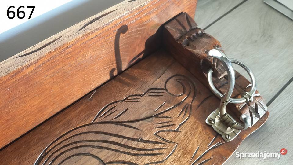 Wieszak drewniany z lustrem i półką wiszący Gawroniec