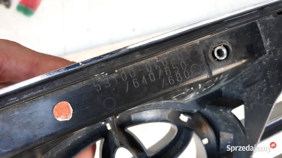 TOYOTA HILUX VII LIFT 1215 GRILL ATRAPA Zatom Stary