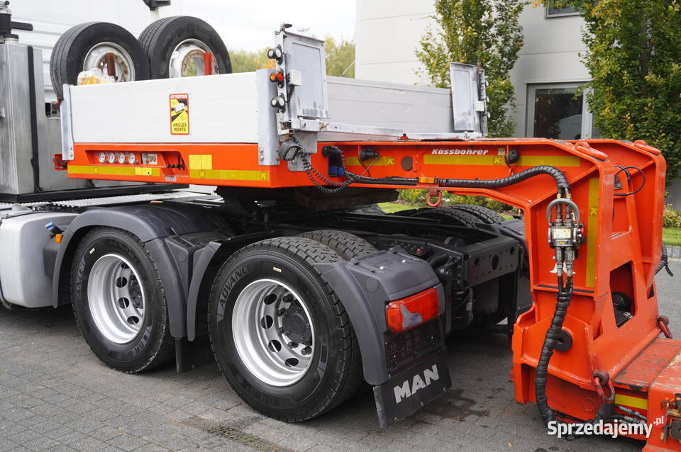 MAN TGX 28510 62 Naczepa niskopodwoziowa automatyczna