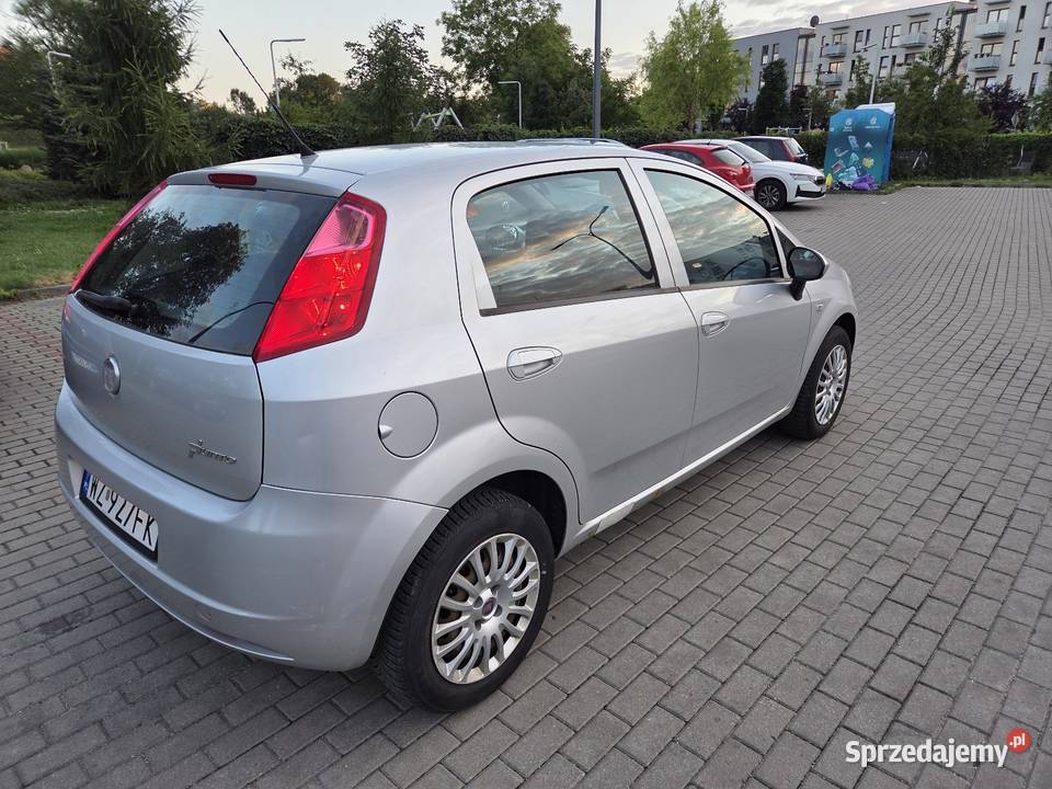 Fiat Grande Punto 14 benzyna 2011r Rok produkcji 2011 Grodzisk Mazowiecki