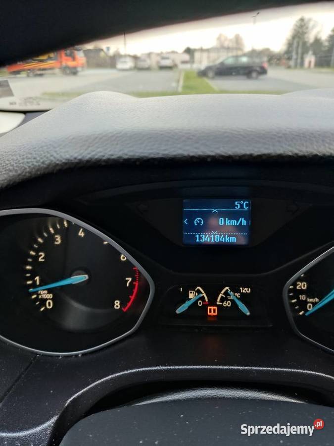 Ford Focus 10 benz 2016r Nowy rozrzad i turbo Rok produkcji 2016 Zduńska Wola