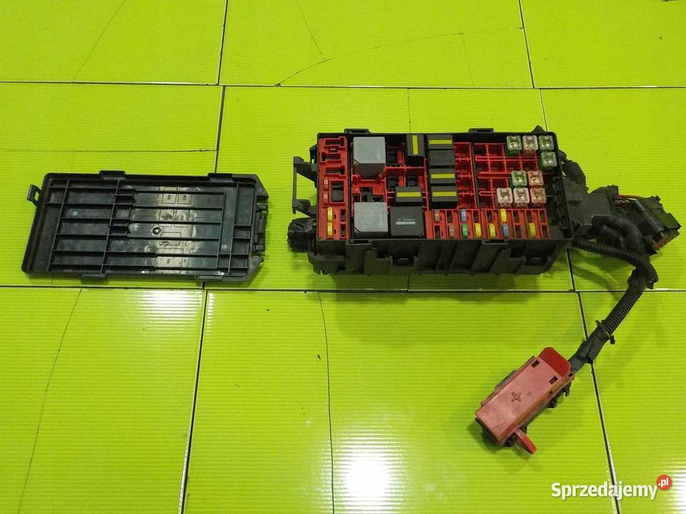 PEUGEOT 207 16 VTI 08r skrzynka bezpiecznikow Suków