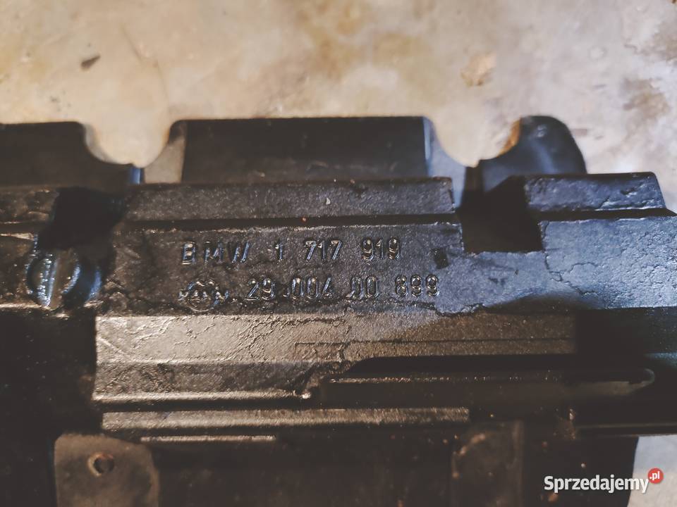 Osłona pokrywy zaworów BMW E30 M40 1717919