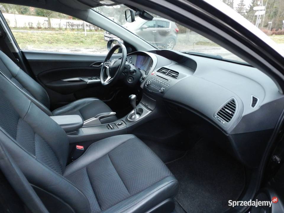 Honda Civic VIII piękne Czarne UFO 18 stan wielofunkcyjna kierownica wielkopolskie Puszczykowo sprzedam