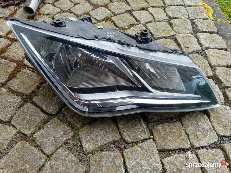 Reflektor prawy seat Leon orginalny 2012 sprzedam