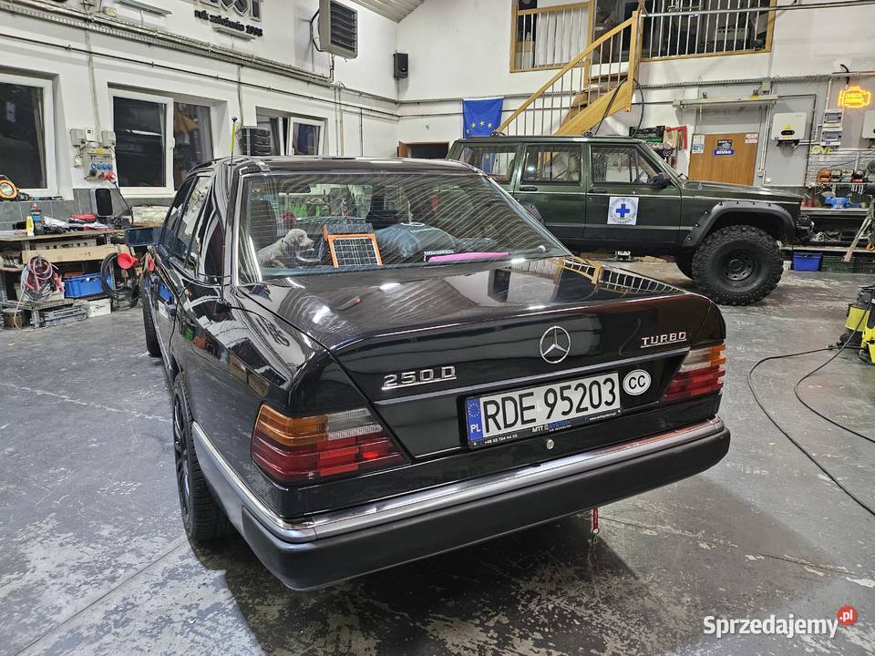 Mwrcedes Benz W 124 250 D stan kolekcjonerski W124 Żyraków sprzedam