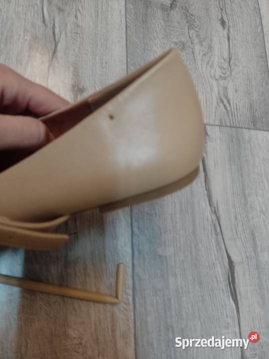 39 ASOS Design Beżowe baleriny wieczorowe z Kraków