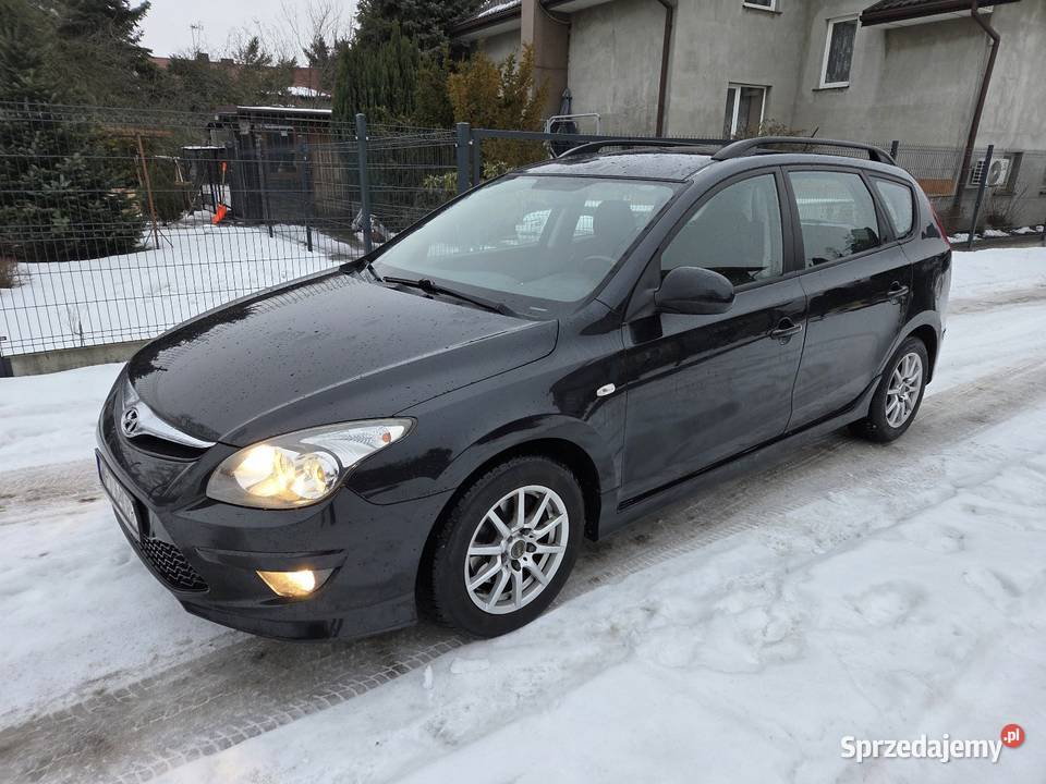 Hyundai i30 CW 14 benzyna 2010r Kombi Grodzisk Mazowiecki