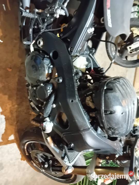 Suzuki GsxR 1000 k7 sportowy