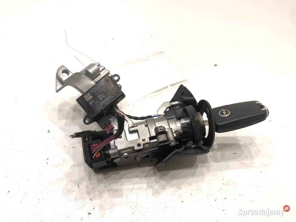 STACYJKA OPEL CORSA E 13496392 14 90 KLUCZYK