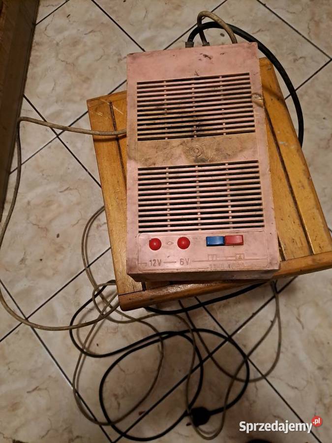 Prostownik do ładowania z czasów PRL Eltron Przemyśl