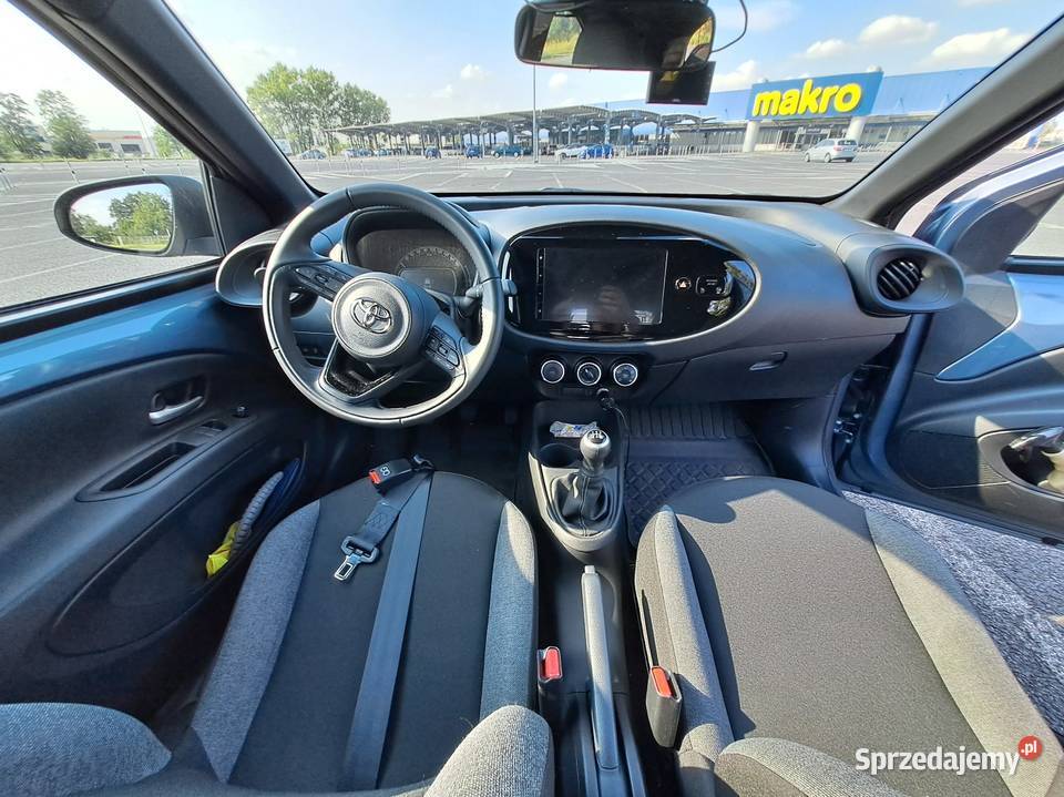 Toyota Aygo 2024r idealne kupiony w polskim salonie Toruń sprzedam