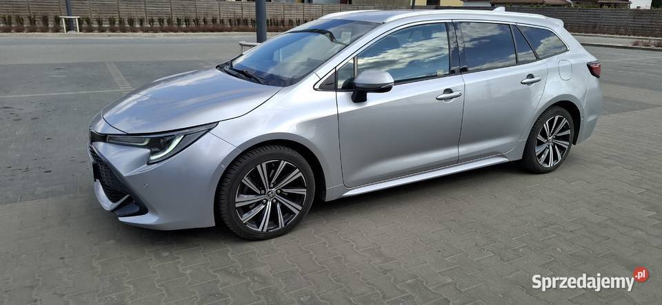 Toyota corolla e21 20 hybrid kombi SALON POLSKA Tłuszcz