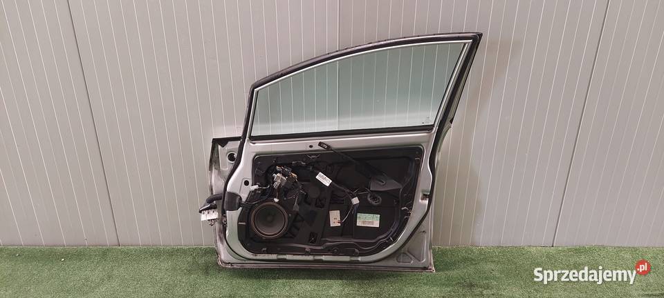 DRZWI PRAWE PRZEDNIE FORD FIESTA MK7 LAK 6C osobowe