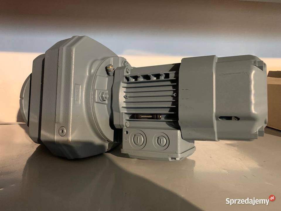 Serwomotor RF57 DR2S63MS4 135kW mazowieckie
