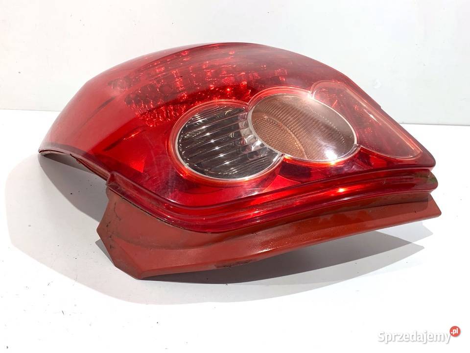 LAMPA PRAWY TYŁ TOYOTA AURIS I Hatchback 0612