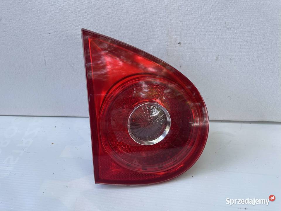VW GOLF 5 LEWA LAMPA W KLAPĘ Ostroróg
