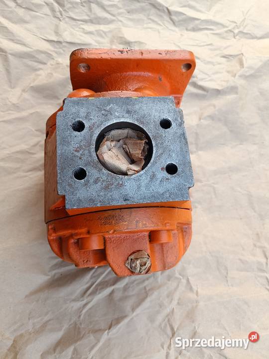 Pompy hydrauliczne z koparki Waryński podwójne śląskie Krzepice sprzedam