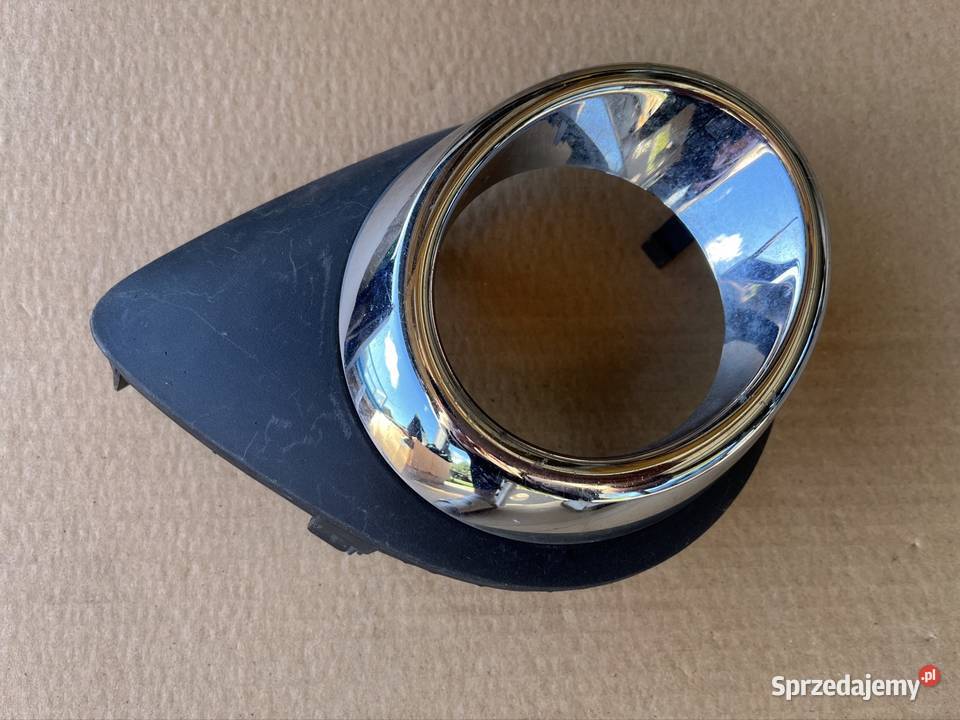 TOYOTA VERSO LIFT 1217 KRATKA OSŁONA HALOGENU osobowe Pozostałe Części samochodowe Międzychód