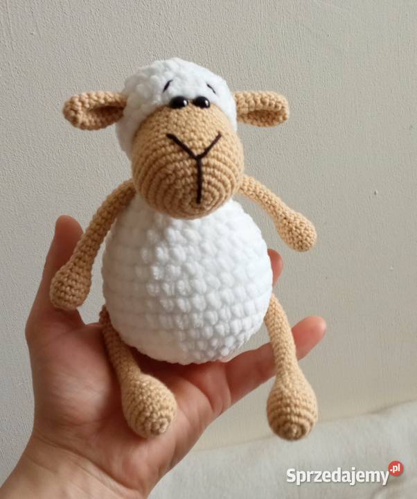 Owieczka wykonana na szydełku Łask