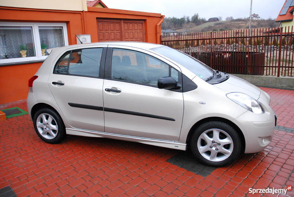 TOYOTA YARIS II 2010 r 13 Benzyna 100 Wersja SOL Kielce