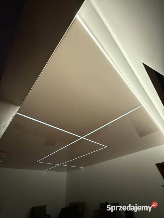 Sufit napinany z oświetleniem LED Lipno