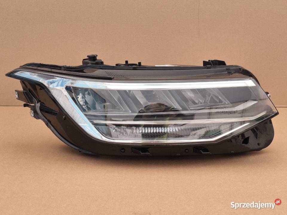 VW TIGUAN II LIFT ALLSPACE REFLEKTOR FULL LED Bieleń