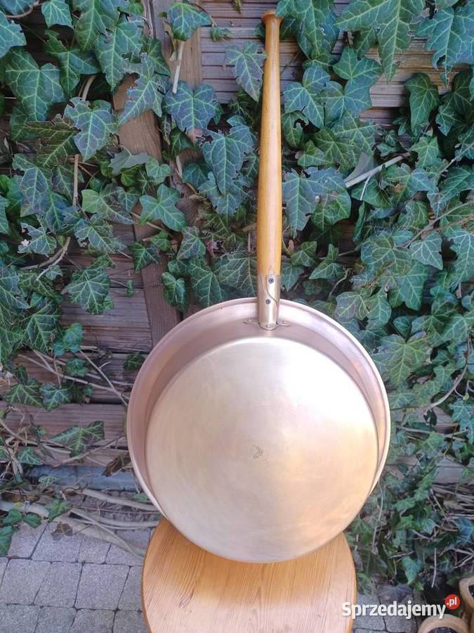 Duża mosiężna sygnowana patelnia