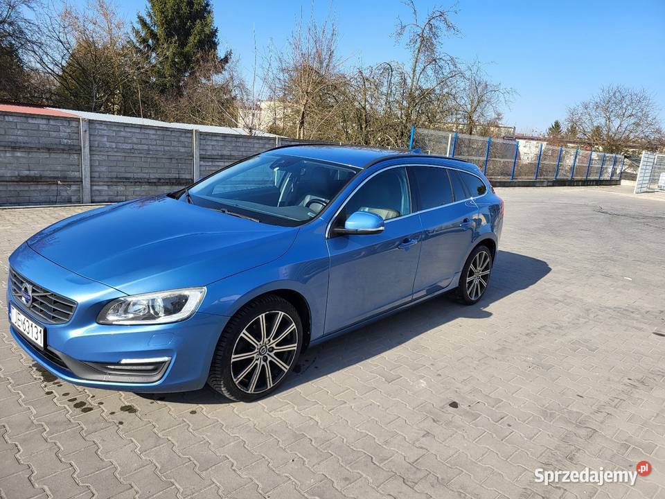 VOLVO V60 D2 MOMENTUM Jędrzejów