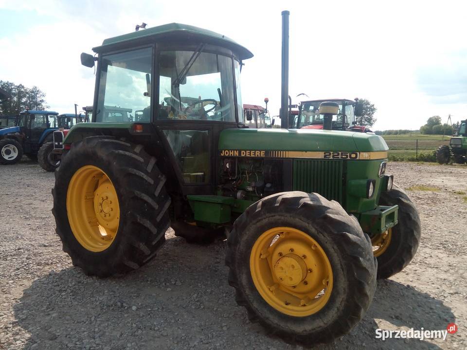 Ciągnik rolniczy John deere 2250 ursus massey
