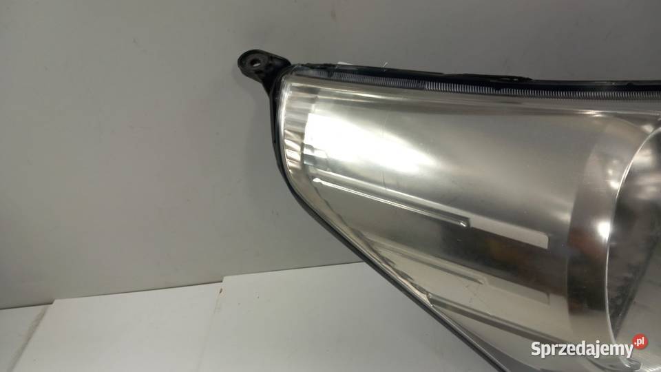 PEUGEOT 5008 I LAMPA PRZÓD PRAWA Zbierkowo