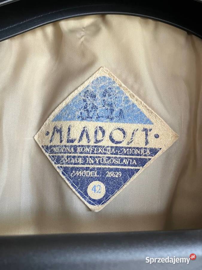 Świetny długi ocieplany płaszcz vintage Mladost Odzież damska Nisko