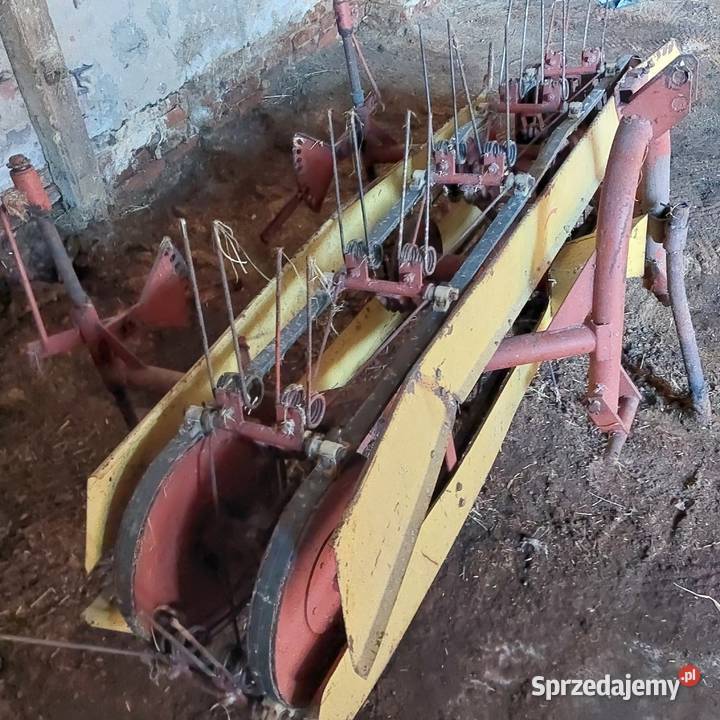 Przewracarko zagrabiarka taśmowa Zgrabiarki i przetrząsacze opolskie Kluczbork