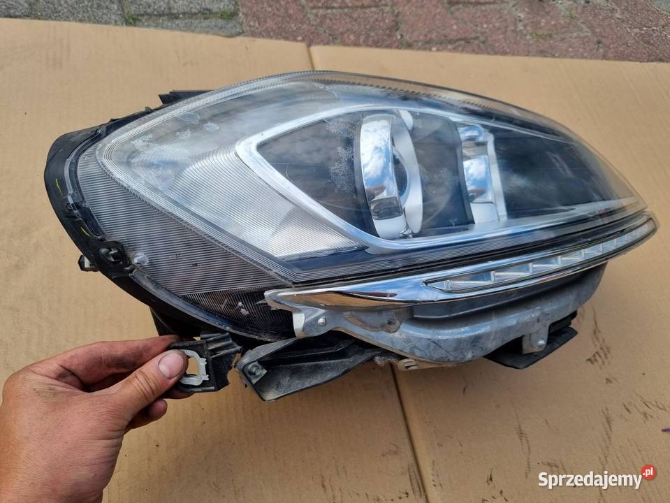 LAMPA PRAWA PRZEDNIA PRZÓD LANCIA DELTA III EURO