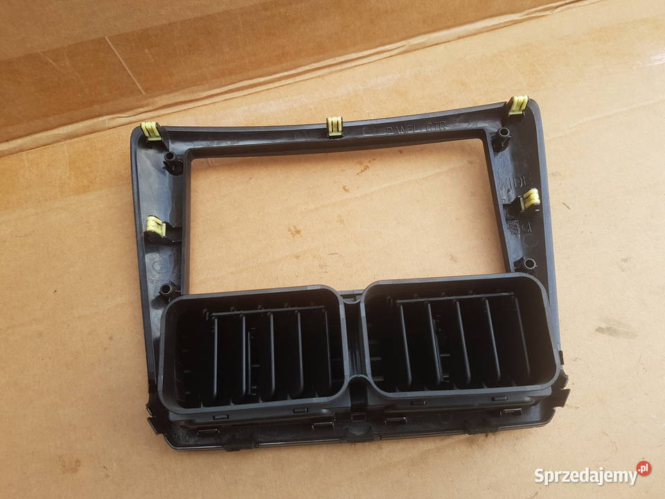 Subaru Forester 3 SH ramka radia dekor kratki osobowe Wyposażenie wnętrza Legnica