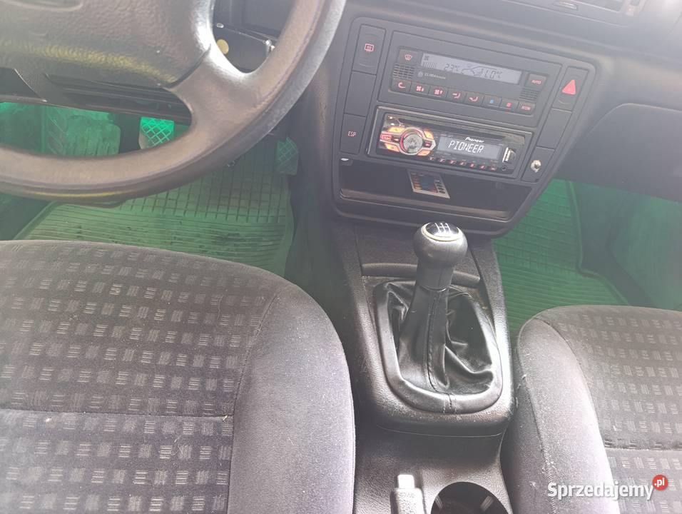 Volkswagen Passat B5 fl sedan 130 radio Włoszczowa