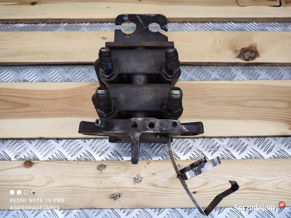 Ociekacz gniazda hydraulicznego Massey Ferguson Pozostałe wielkopolskie Wilkowo