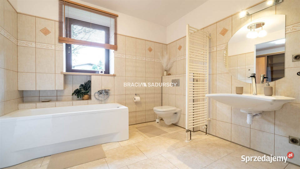 Dom wolnostojący Kraków 180m2 Rok budowy 2005