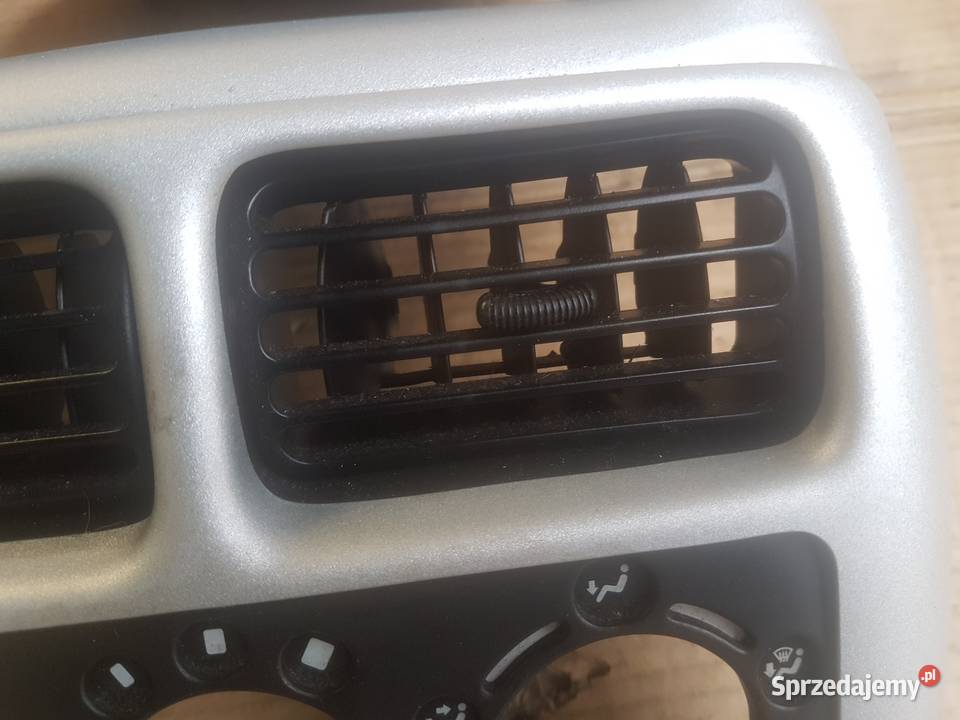 Suzuki Ignis FH 0003 ramka kratki nawiewu ramka deski rozdzielcze, konsole Legnica