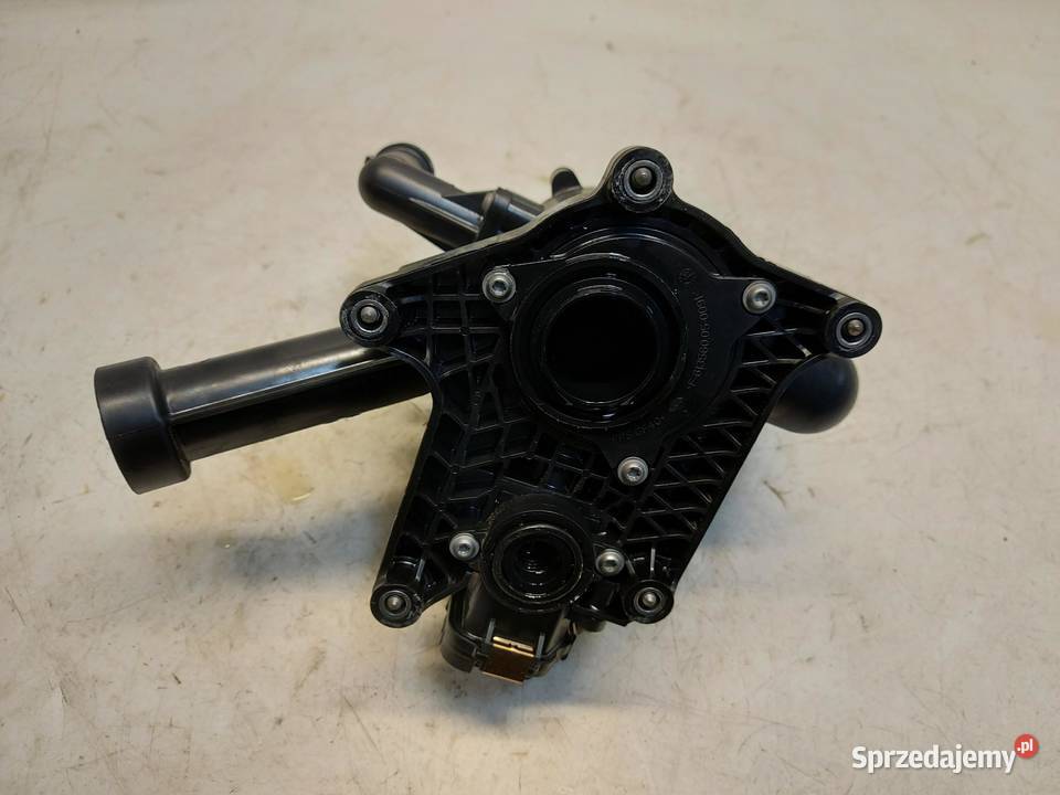 BMW G23 G22 M440i Cabrio Obudowa termostatu