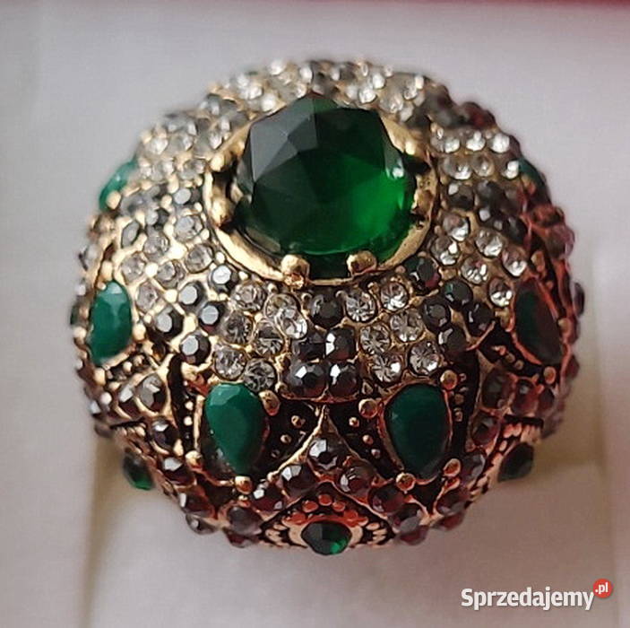 Pierścień okrągły szmaragdowy w kolorze złota Radom