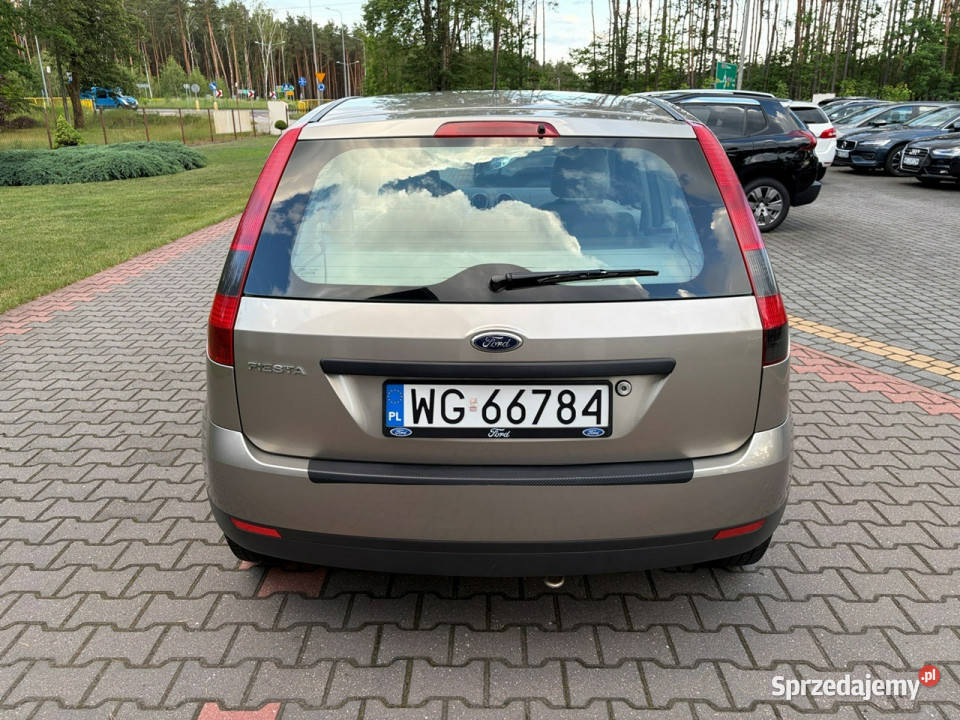 Ford Fiesta 14 benzyna 80 5 drzwi Klimatyzacja 101050km Lipówki