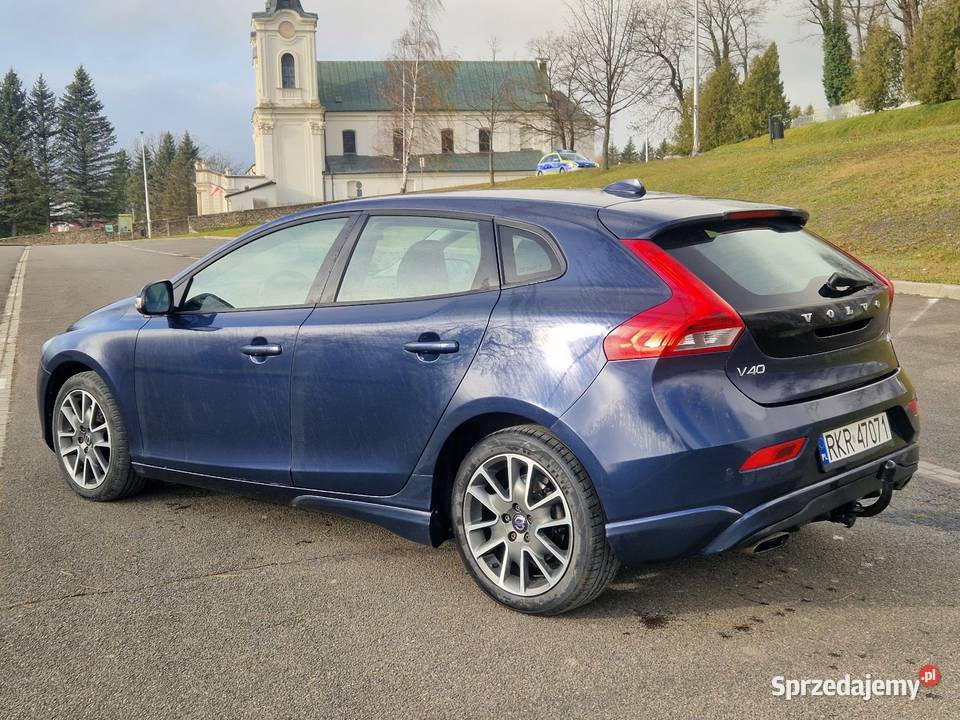 Volvo V40 D4 190 zadbany radio Dukla