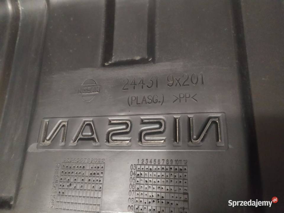 Nissan Maxity Cabstar obudowa akumulatora osłona pokrywa
