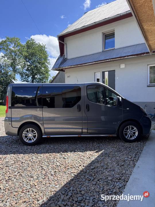 Vivaro Tour 8 osób Zadbany Prywatny nie Handlarz poduszka powietrzna