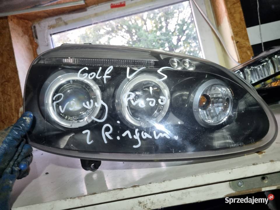 VW Golf V 5 Lampa z Ringami Junyan Prawa osobowe Lampy przednie Skawina