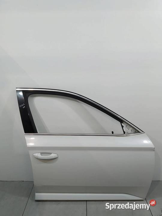 DRZWI PRAWE PRZÓD LS9R Skoda Superb III 20152024