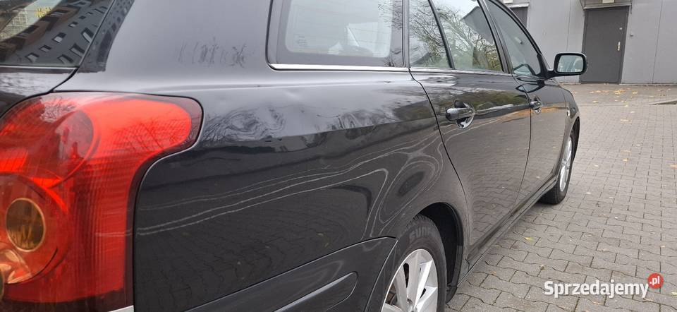 Sprzedam Toyotę Avensis t25 18 benzyna kombi Rok produkcji 2005 pomorskie