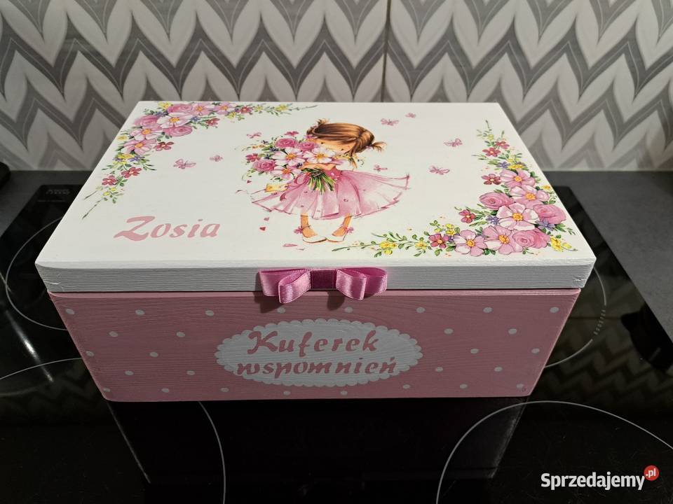 Kuferek z dziewczynką szkatułka decoupage